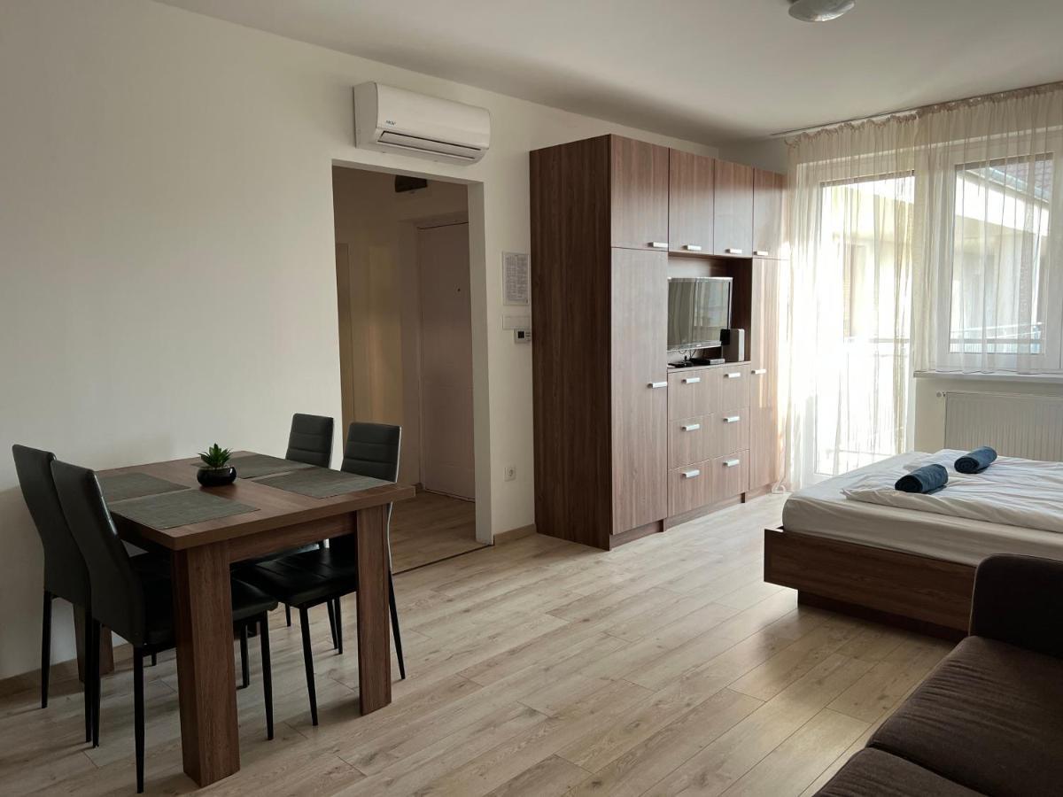 Hatvan Central Apartment Дебрецен Екстер'єр фото