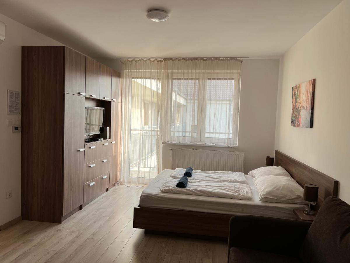 Hatvan Central Apartment Дебрецен Екстер'єр фото